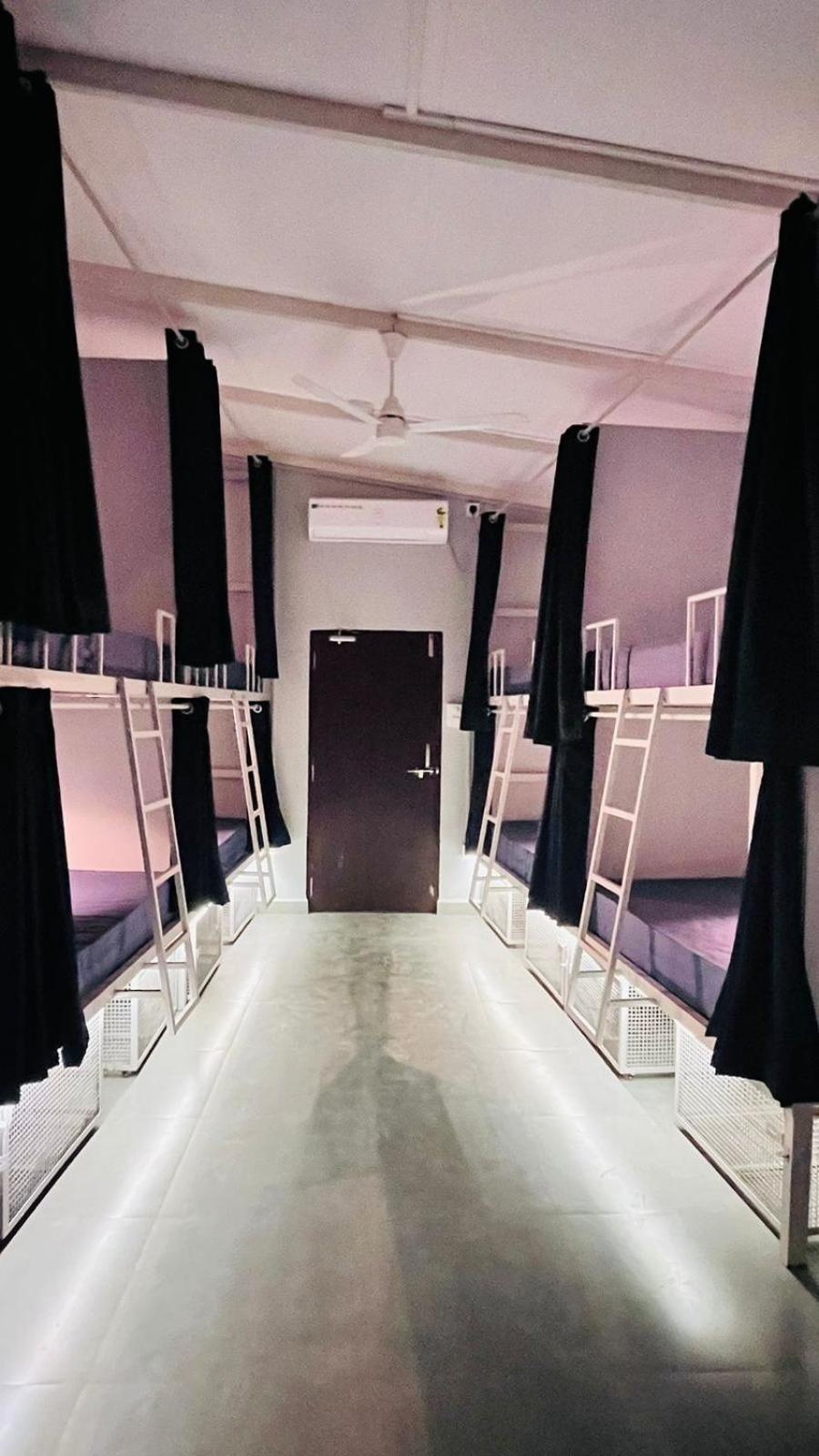 Pappi Chulo Vagator Hostel Ngoại thất bức ảnh